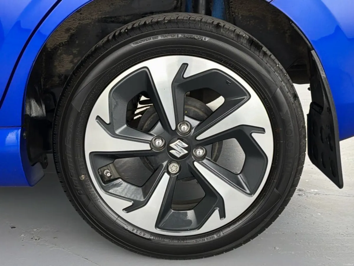 Suzuki Swift 1.2 Hybrid Ultra 5DR - Image 3