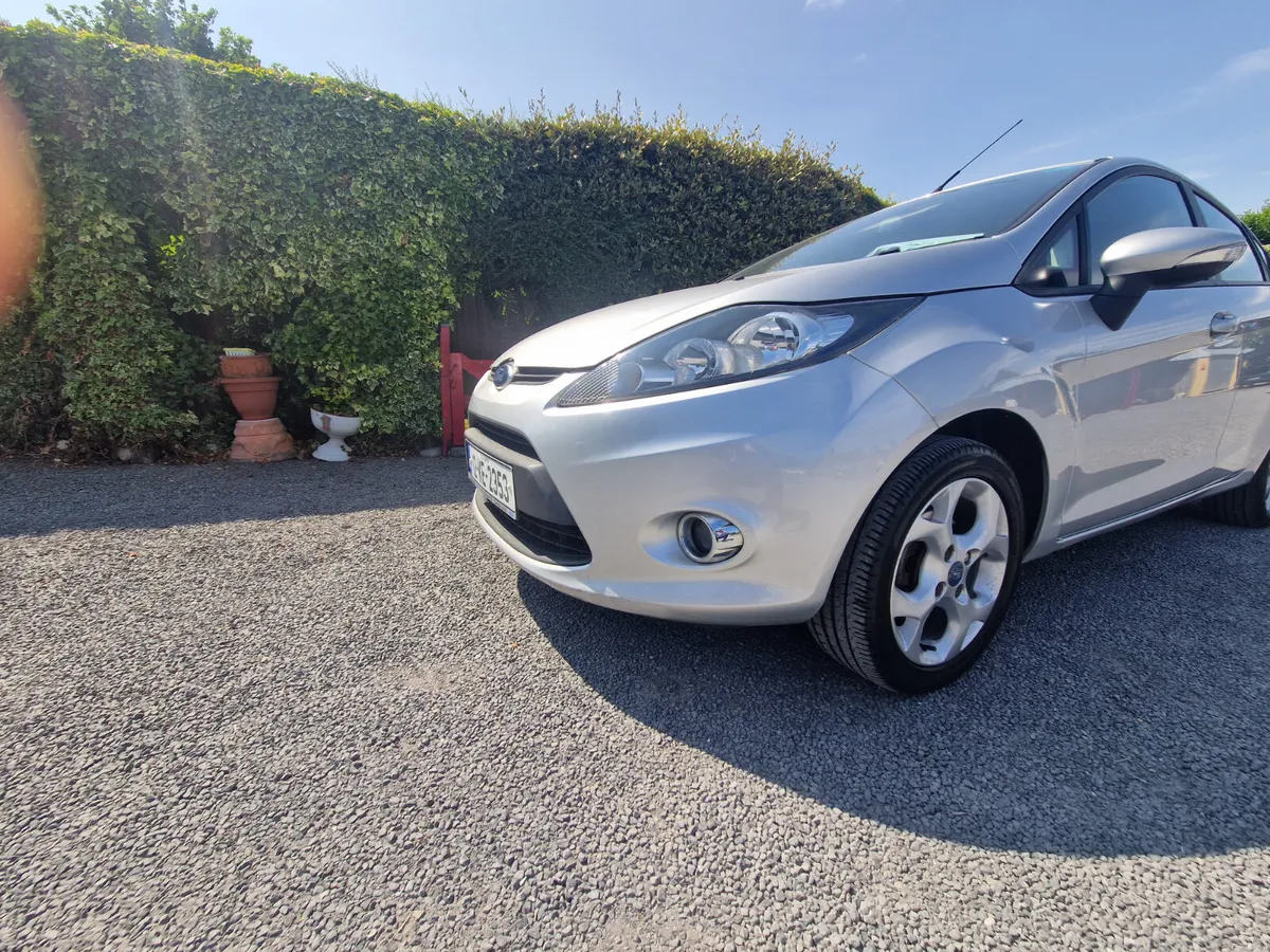 Ford Fiesta  1.25 ZETEC 2012 - Image 2