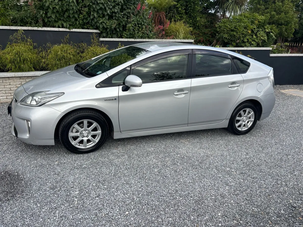 TOYOTA PRIUS HYBRID - Image 3