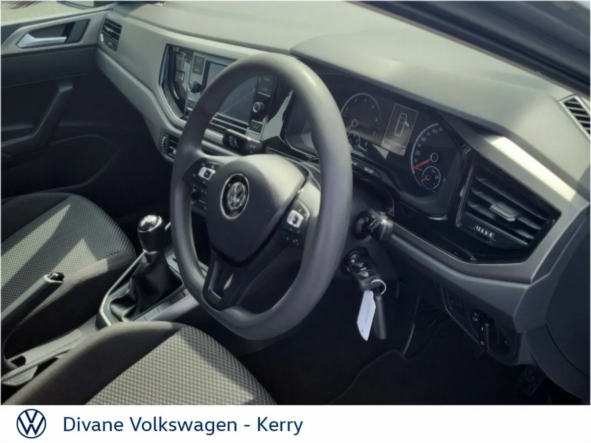 Volkswagen Polo LAUNCH EDITION 1.0 PETROL - Image 3