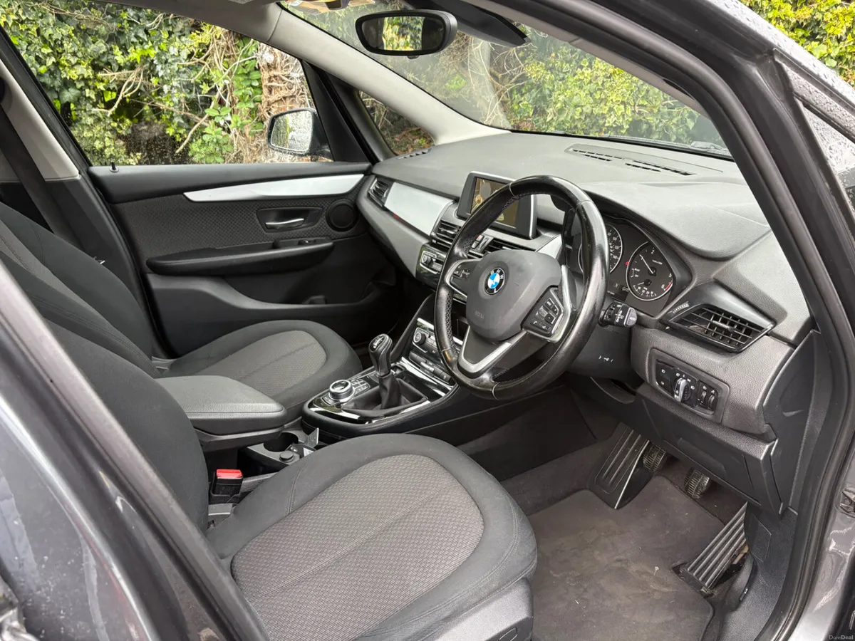 BMW 2-Series 2016 7 Seater - Image 5
