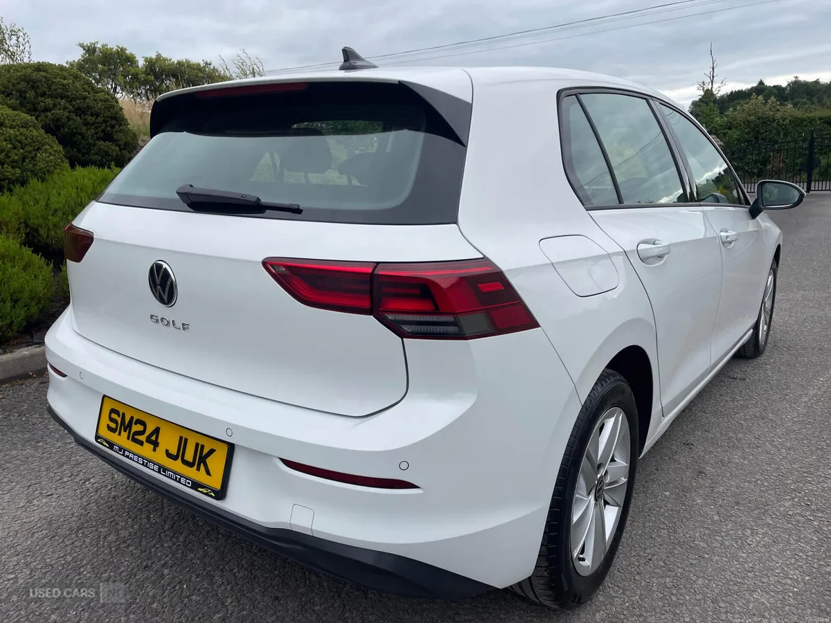 Volkswagen Golf DIESEL HATCHBACK - Image 3