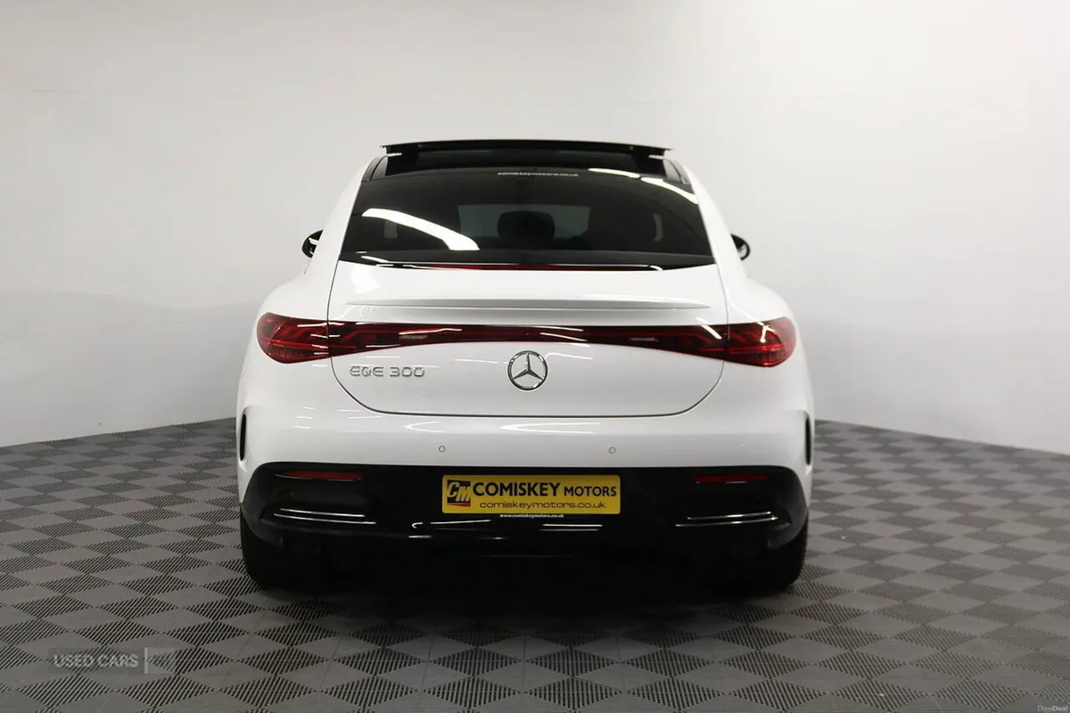Mercedes-Benz EQE 300 AMG Line - Image 5
