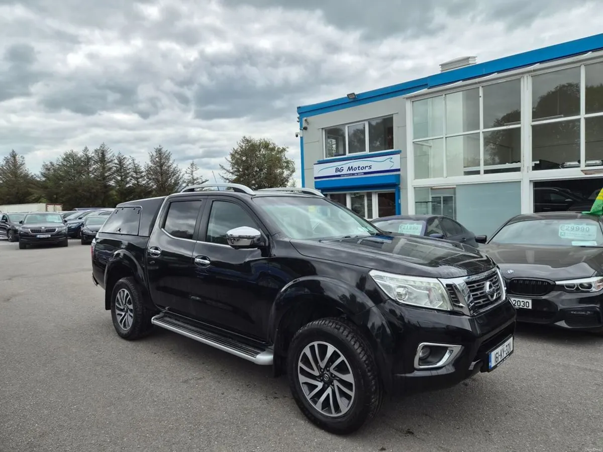 Nissan Navara NP300 Tekna DCI 4DR Auto - Image 1