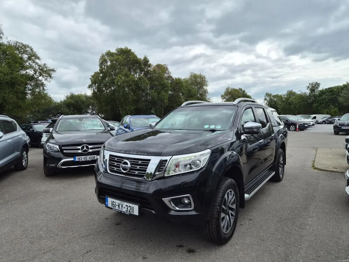 Nissan Navara NP300 Tekna DCI 4DR Auto - Image 3