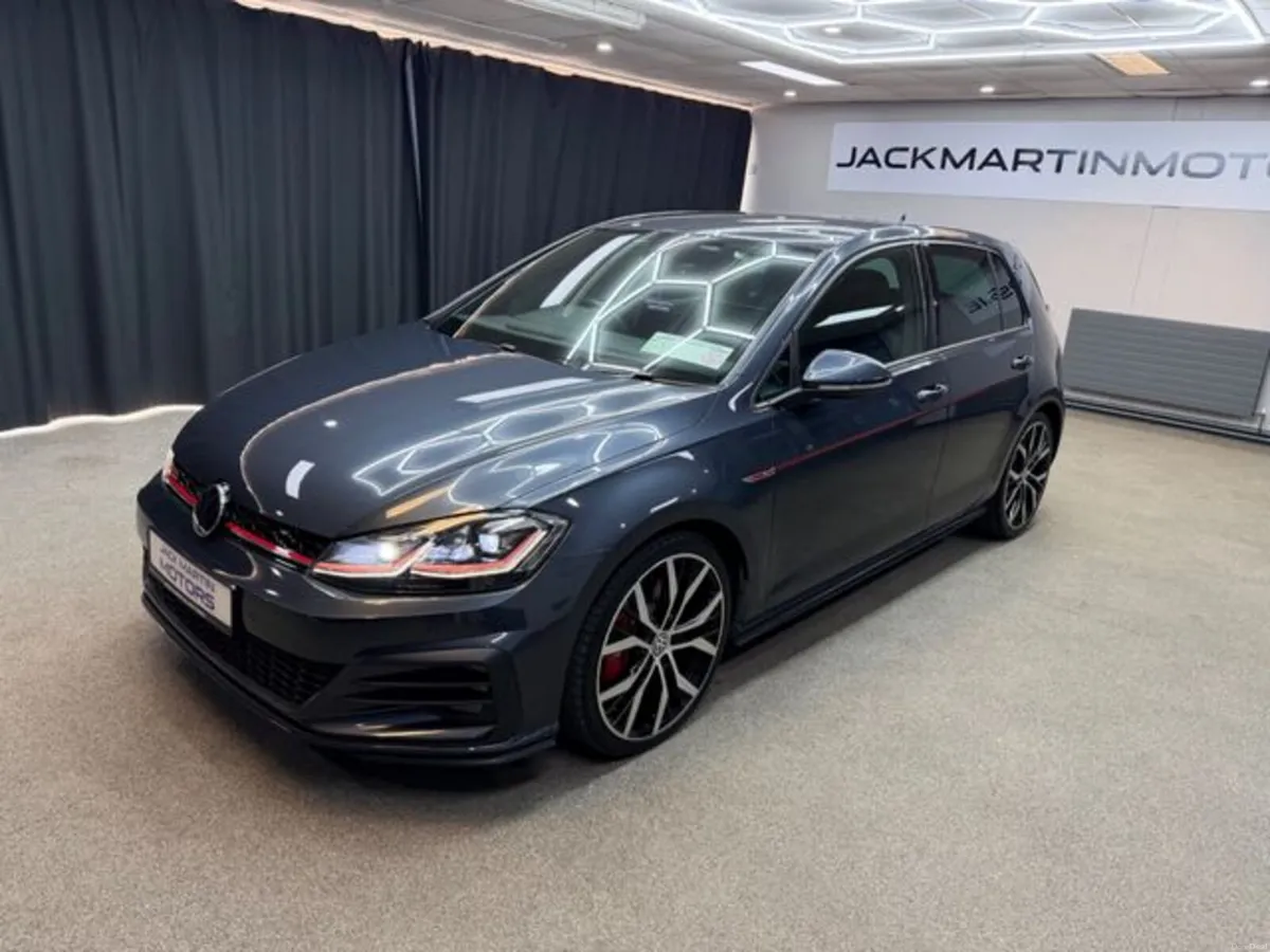 Volkswagen Golf GTI Performance Pack - Image 4