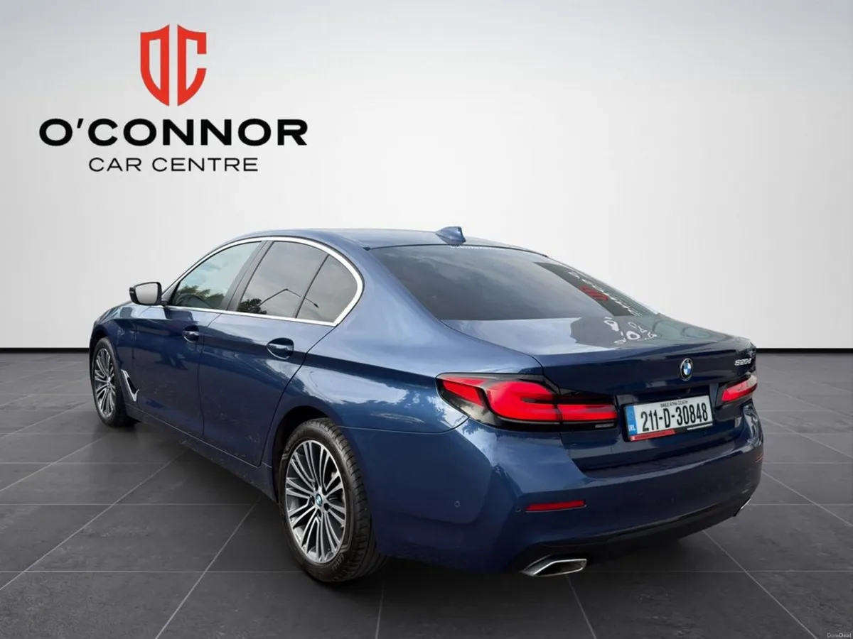 BMW 5-Series Executive comfort, BMW performance. e - Image 4