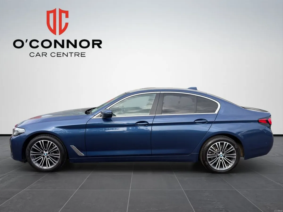 BMW 5-Series Executive comfort, BMW performance. e - Image 3