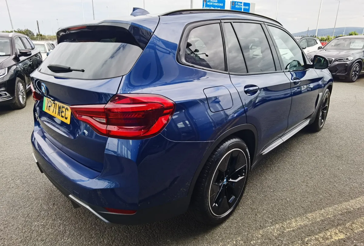 BMW IX3 80KWH PREMIER EDITION **SUNROOF** - Image 6
