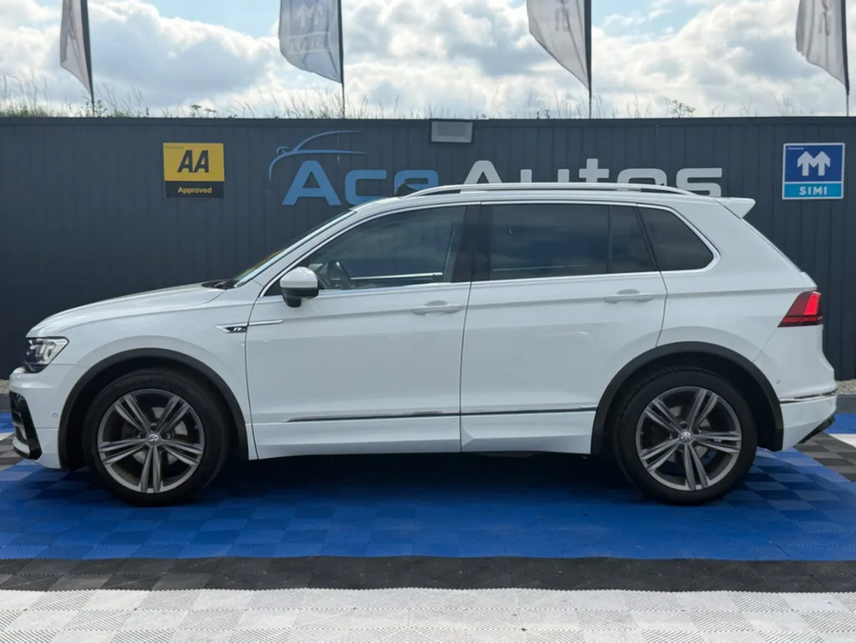 Volkswagen Tiguan R-LINE - 2.0L DIESEL - MANUAL - - Image 4