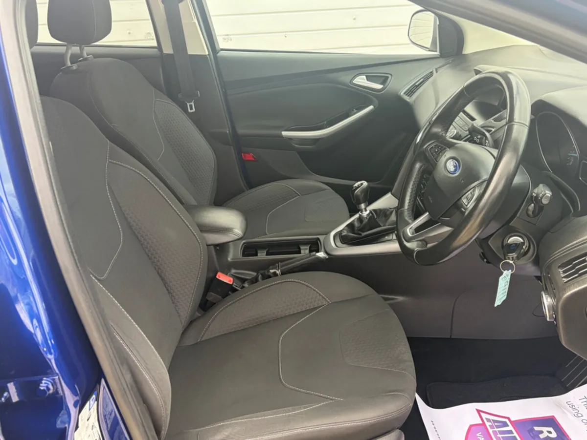 Ford Focus 1.0 ECOBOOST ZETEC 125PS 5DR T - Image 6