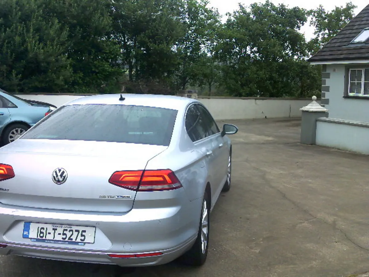 Volkswagen Passat 2016 - Image 5