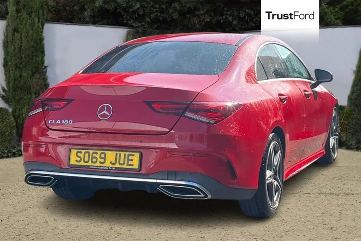 Mercedes-Benz CLA AMG Line - Image 4