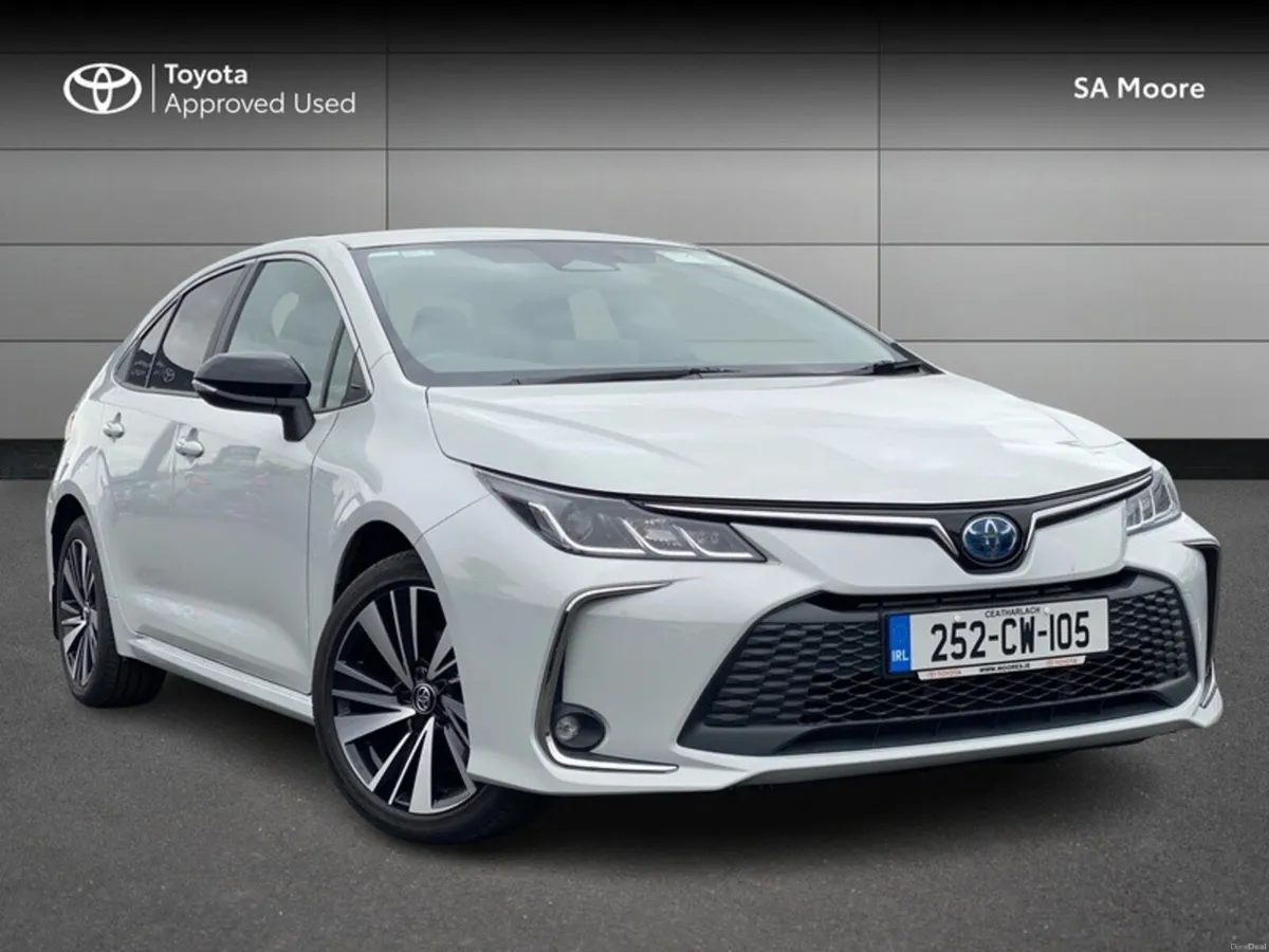 Toyota Corolla HYBRID LUNA SPORT SALOON - Image 1