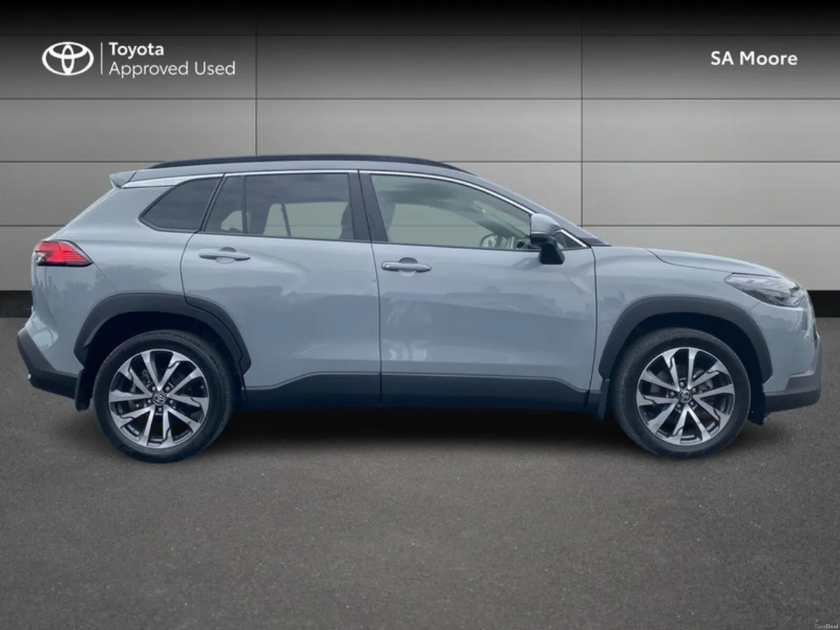 Toyota Corolla Cross HYBRID SPORT - Image 3