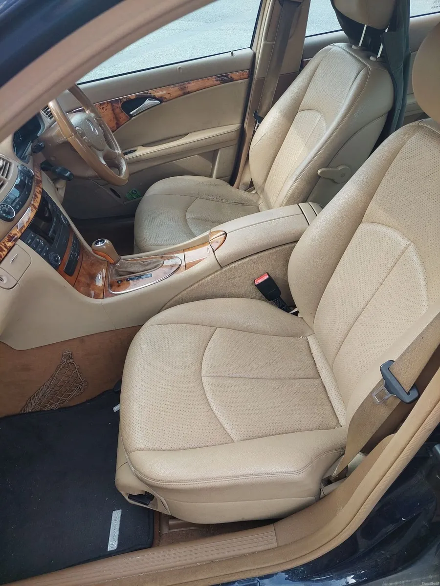 Mercedes-Benz E-Class 2007 - Image 2