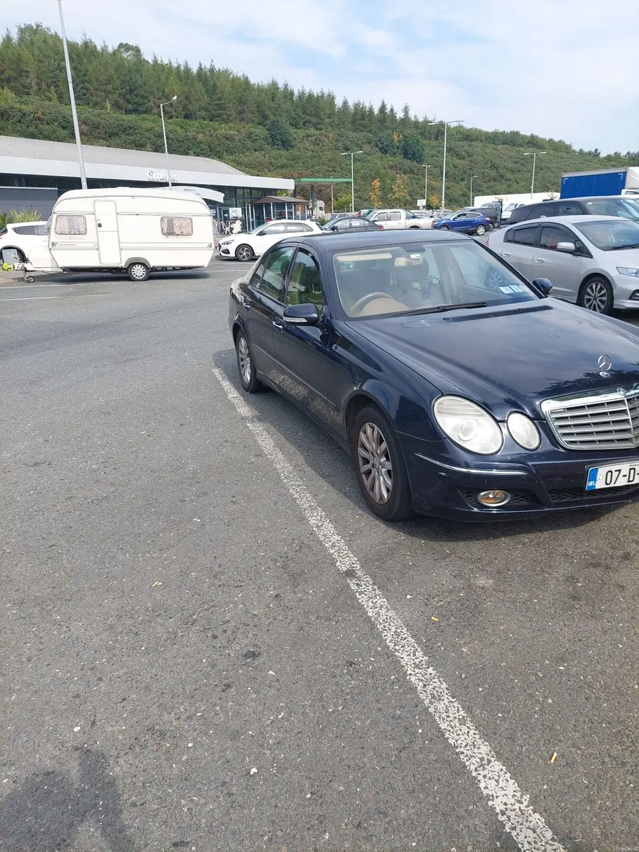 Mercedes-Benz E-Class 2007 - Image 4