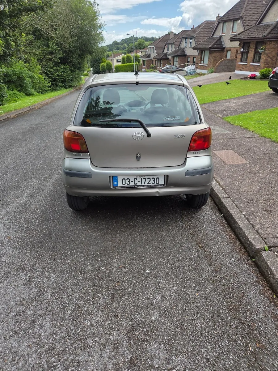 Toyota Yaris 2003 - Image 2