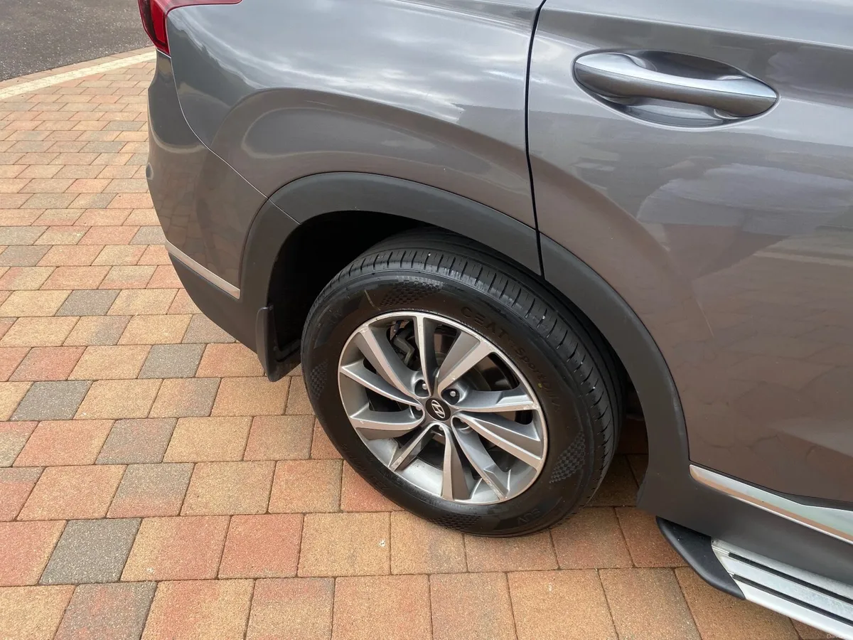 Hyundai Santa Fe 2020 - Image 5