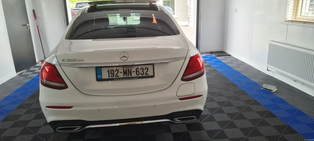 Mercedes-Benz E-Class 2019 - Image 3