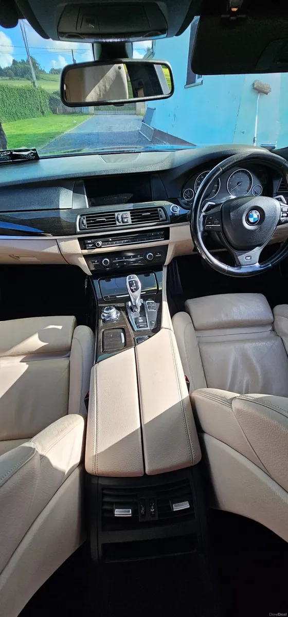 BMW 5-Series 2012 - Image 2