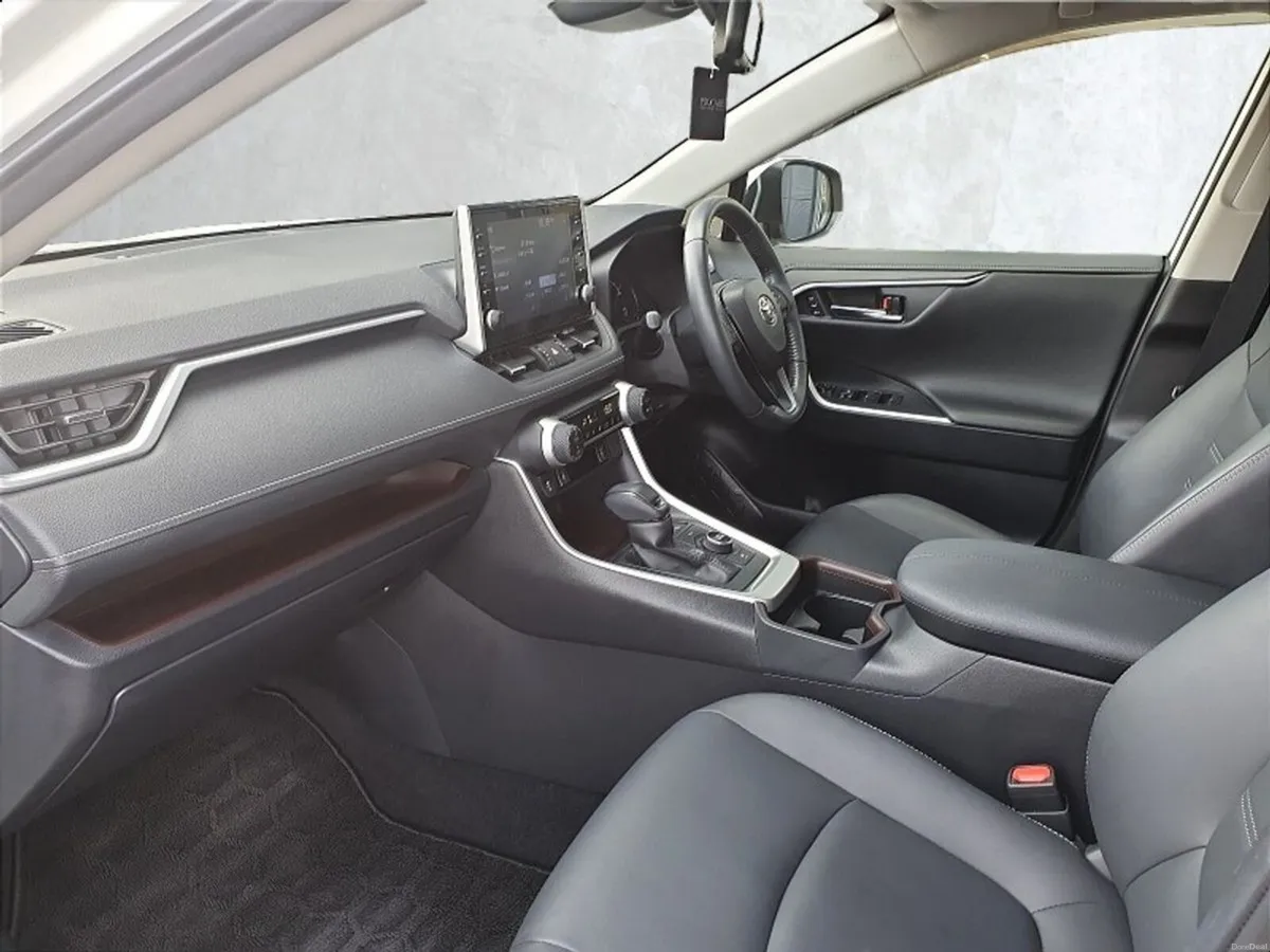 Toyota RAV4 ** G HYBRID ** HUGE SPEC ** TRINITY MO - Image 6