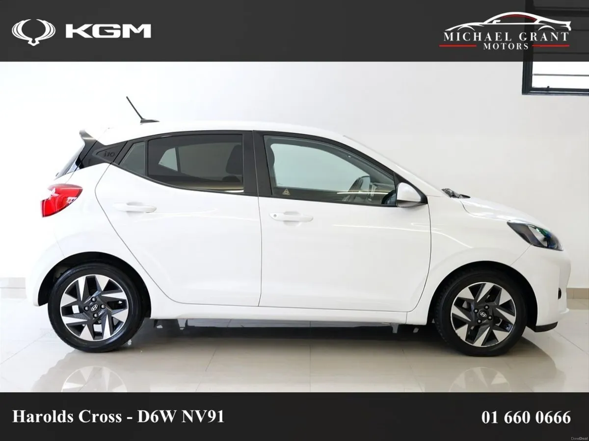 Hyundai i10 DELUXE PLUS 1.0 PETROL ONLY 45KM 1 OWN - Image 4