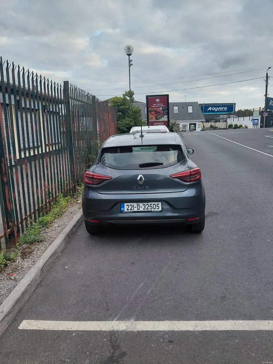Renault Clio 2022 - Image 1