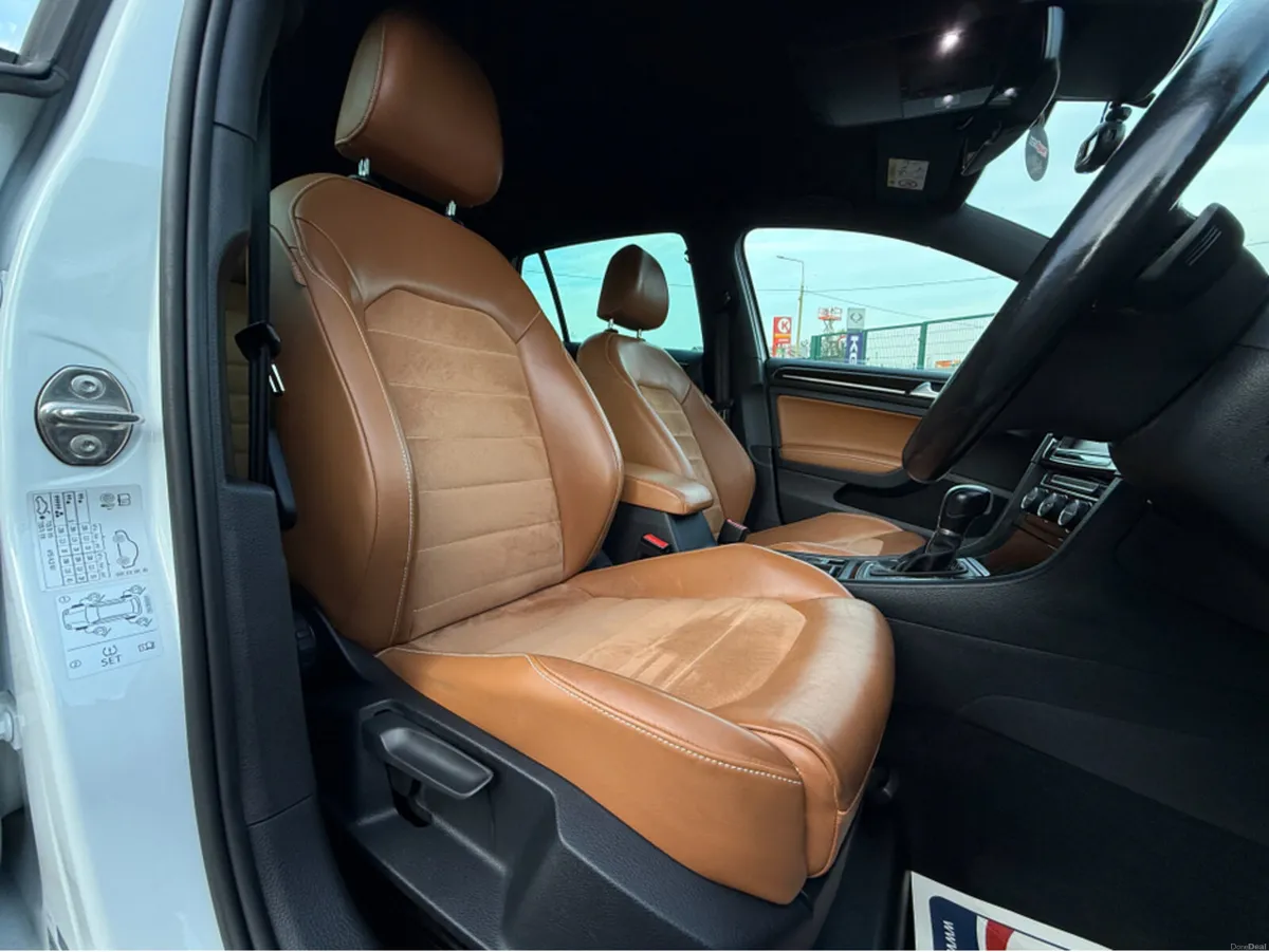 Volkswagen Golf ( 152 REG ) SPECIAL TAN LEATHER SE - Image 6