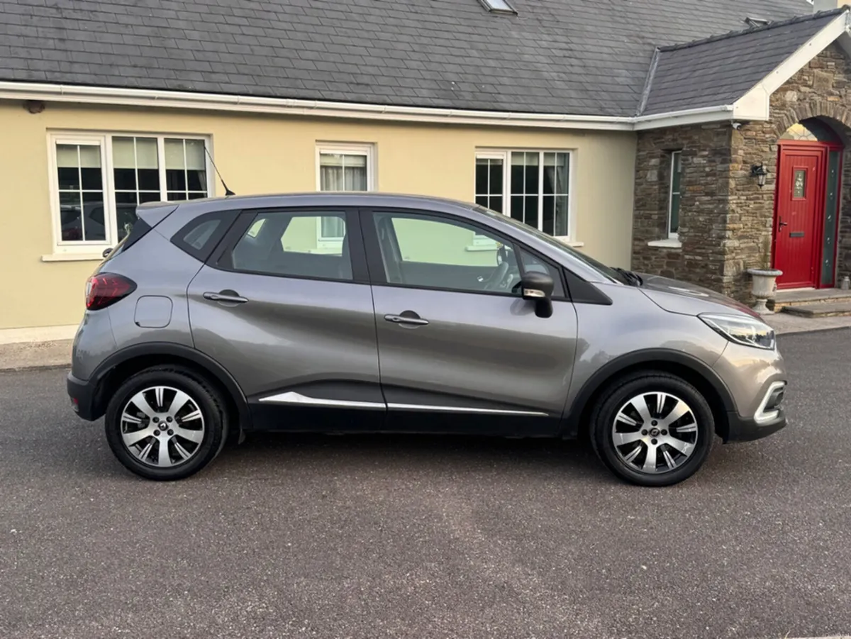 Renault Captur LOW MILEAGE , VERY RELIABLE , NEW T - Image 3