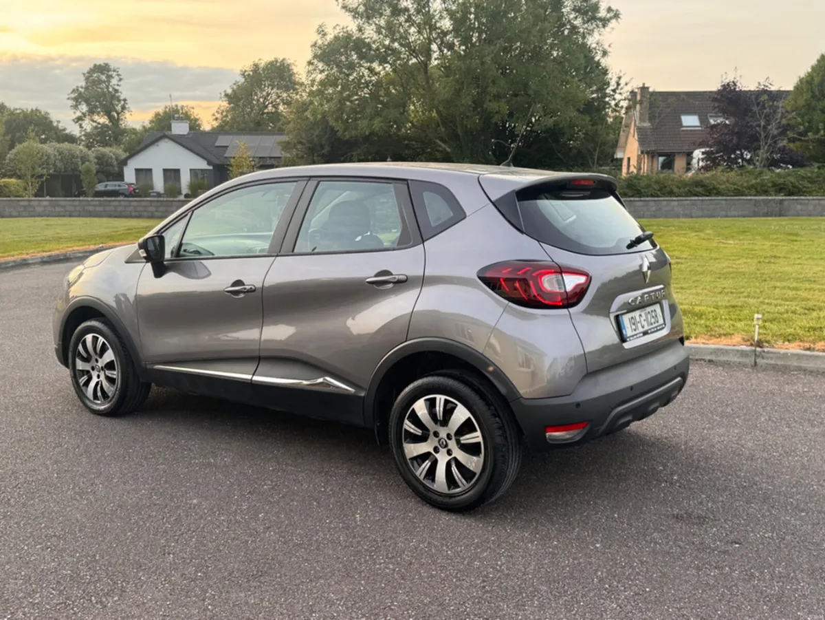 Renault Captur LOW MILEAGE , VERY RELIABLE , NEW T - Image 6