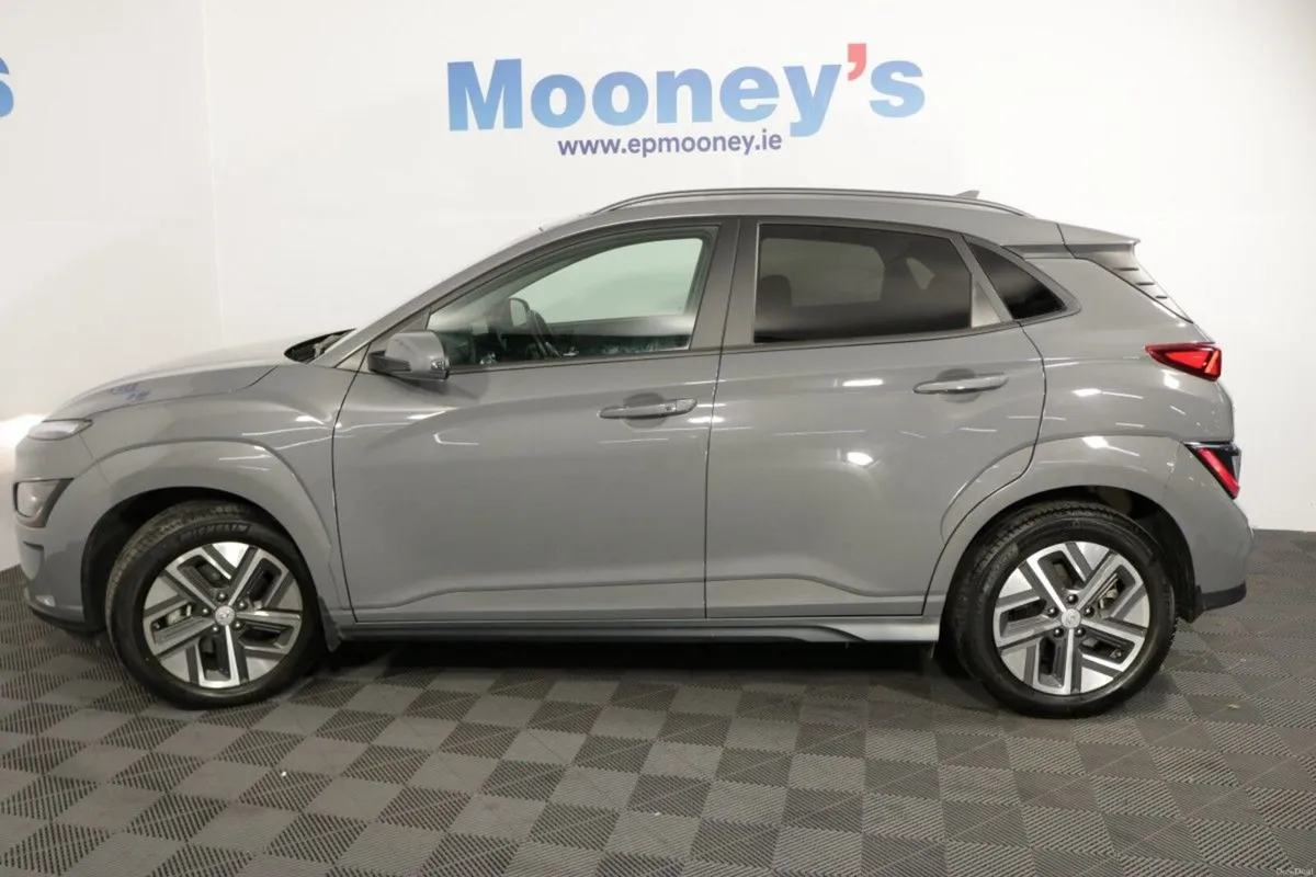 Hyundai KONA ELECTRIC PREMIUM 64 kHw EV - Image 5