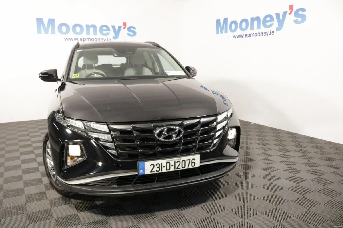 Hyundai Tucson EXECUTIVE 1.6L DIESEL SUV - Image 2