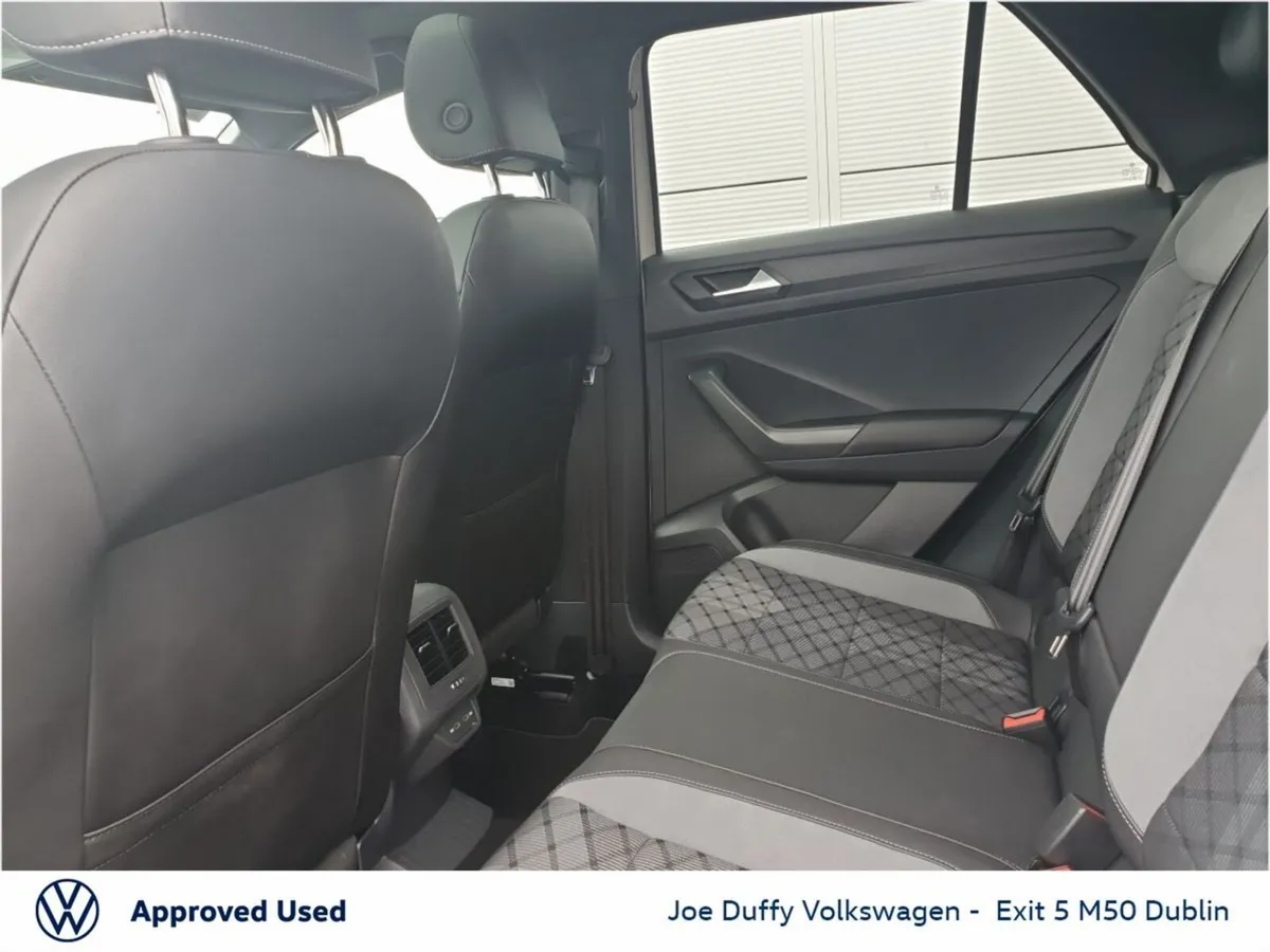 Volkswagen T-Roc R-LINE 1.0 TSI 110HP MANUAL - Image 6