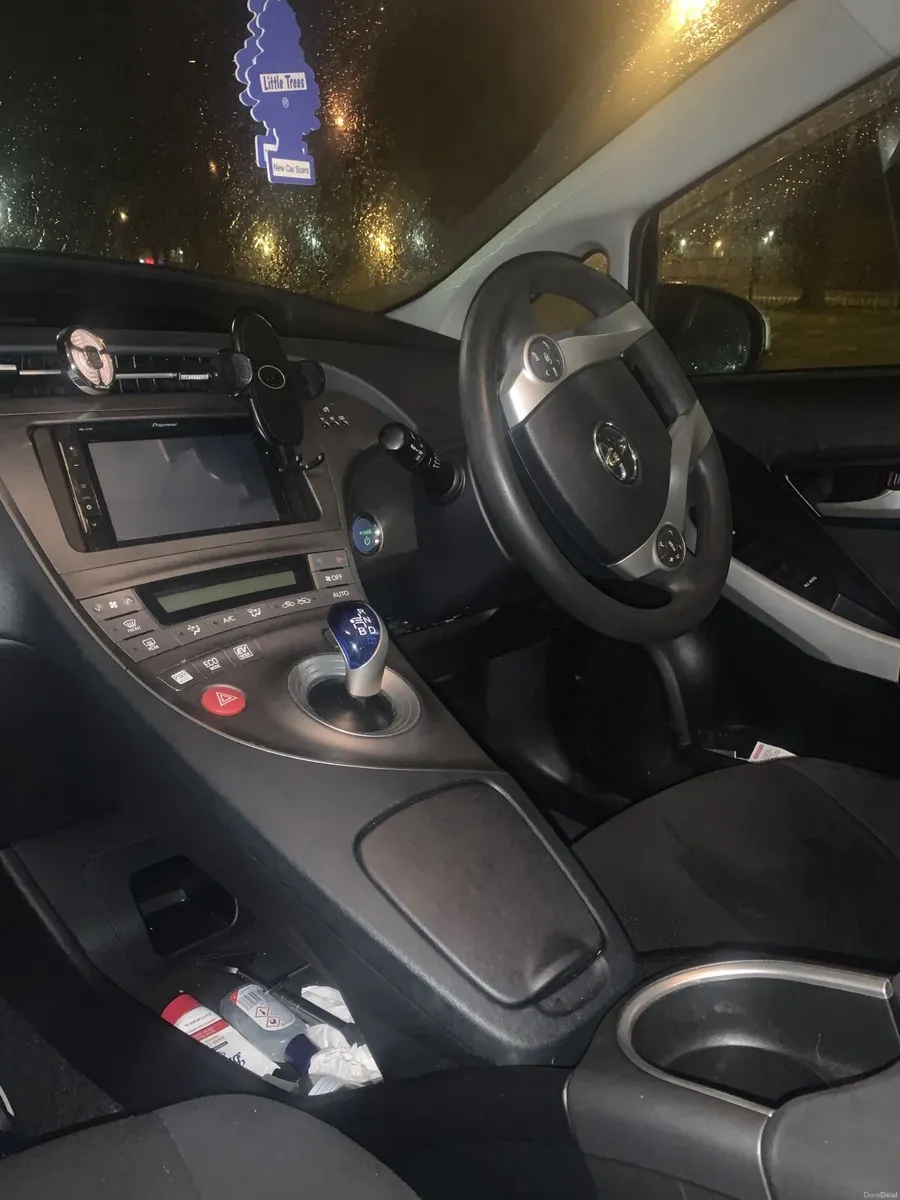 Toyota Prius 2015 - Image 5