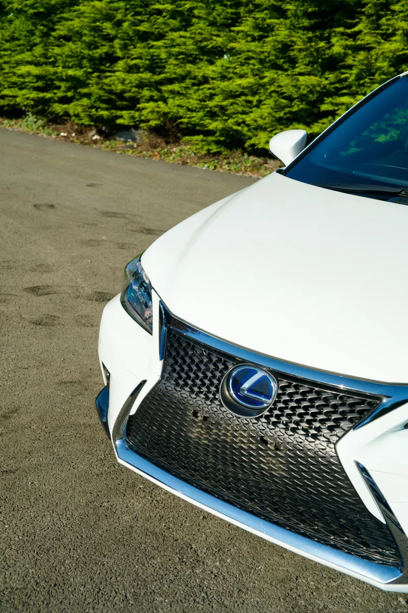 Lexus CT200H F-SPORT 2017 - Image 6