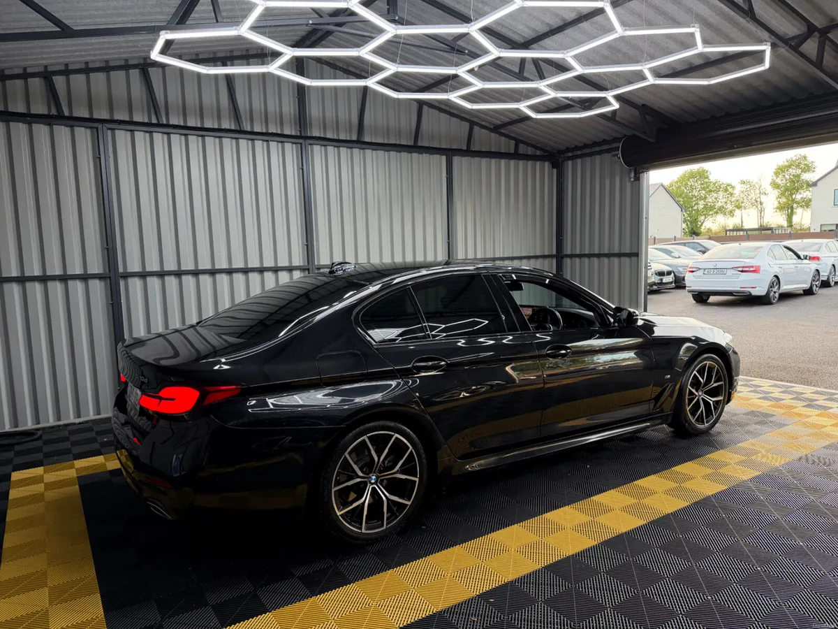 BMW 520d 22 Xdrive M-Sport Plus Harman Kardon - Image 5