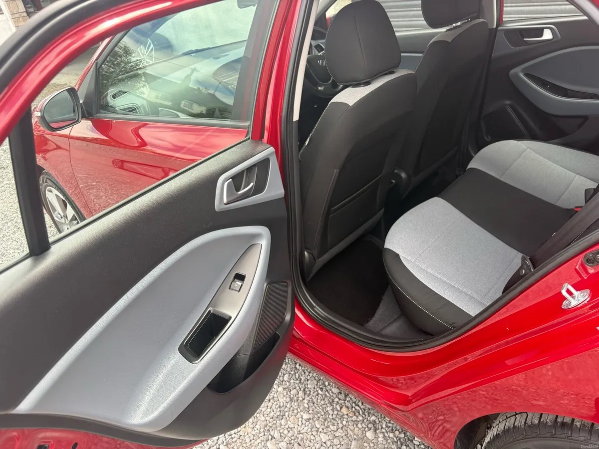Hyundai i20 - Image 5
