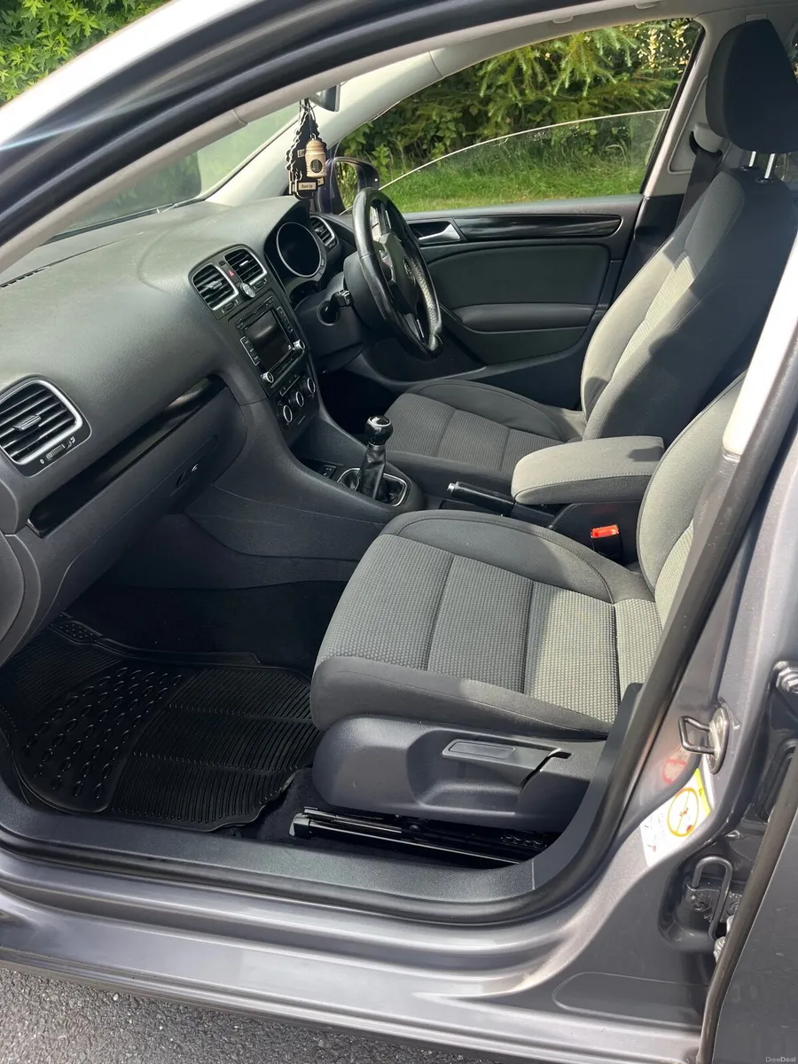 Volkswagen Golf 2012 - Image 4