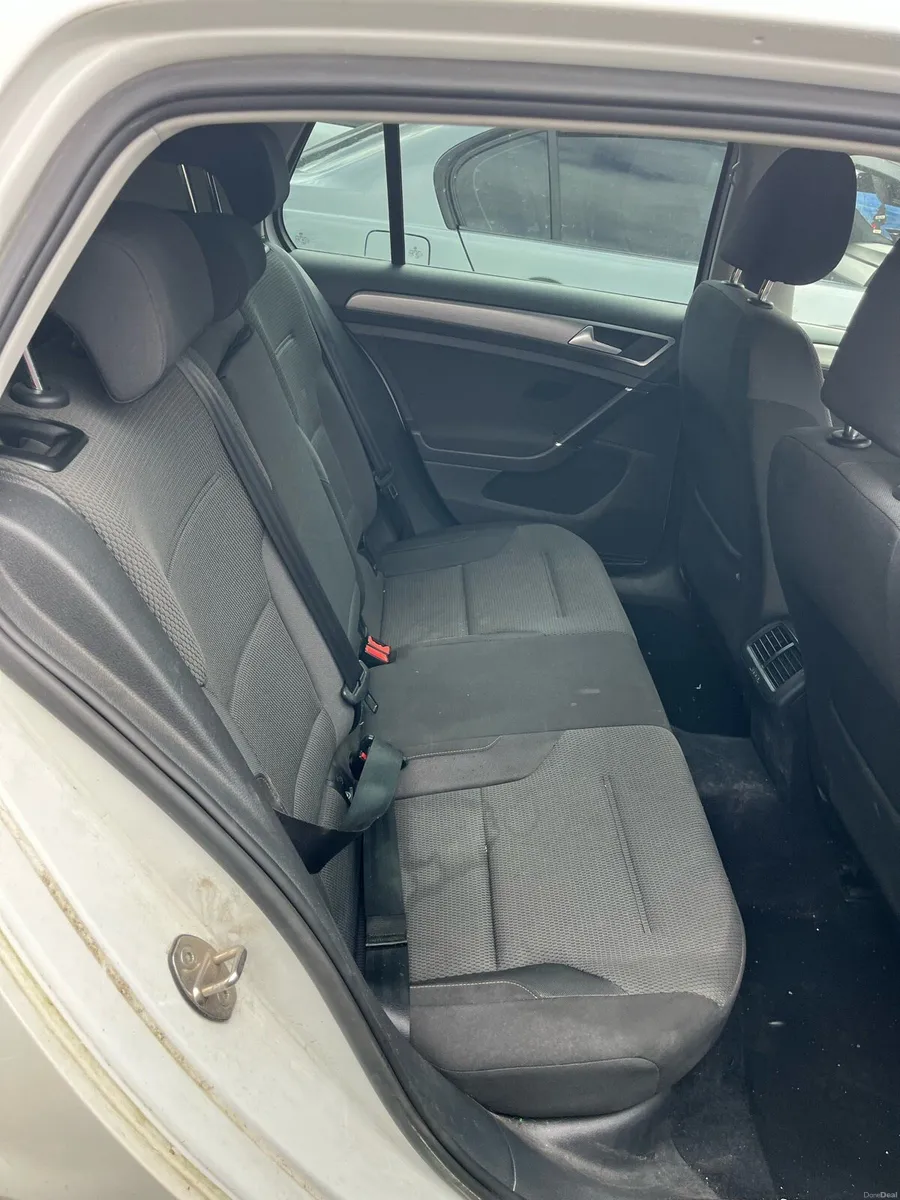 Volkswagen Golf - Image 4