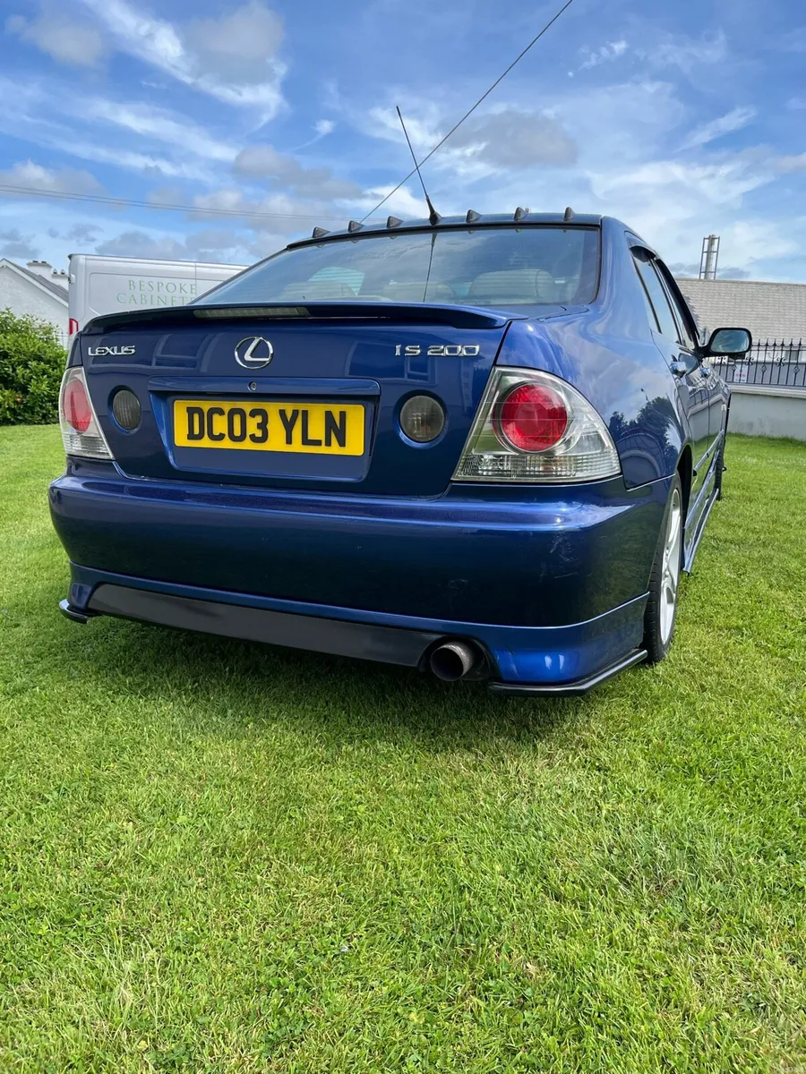 Lexus Is 200 - Image 3