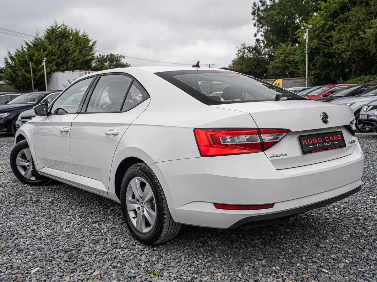 Skoda Superb 2016 - Image 2