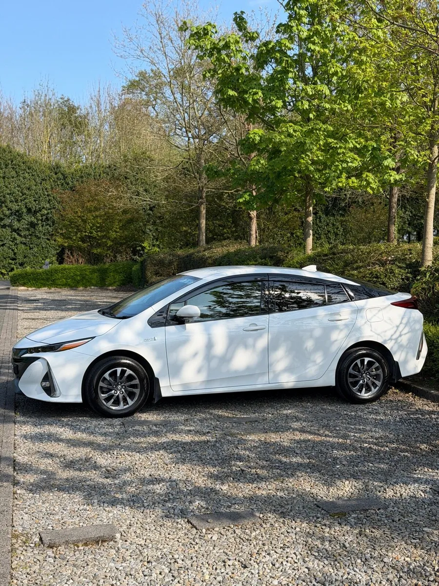 Toyota Prius PHV - Image 3