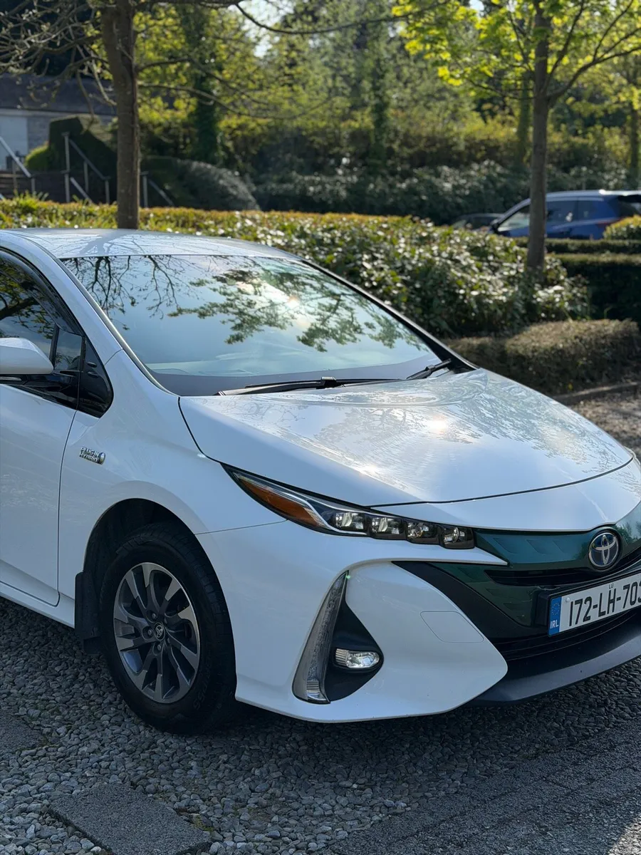 Toyota Prius PHV - Image 6