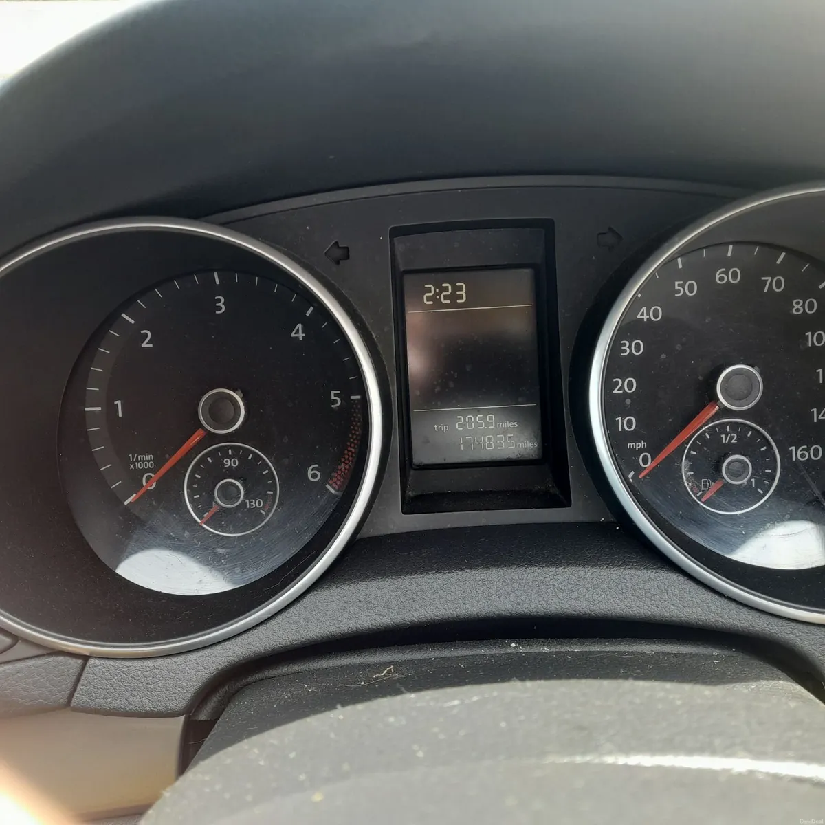 Volkswagen Golf 2010 - Image 2