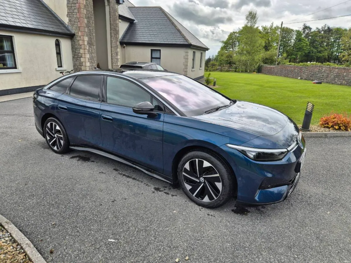 242 Volkswagen ID7 Pro Plus - Image 2