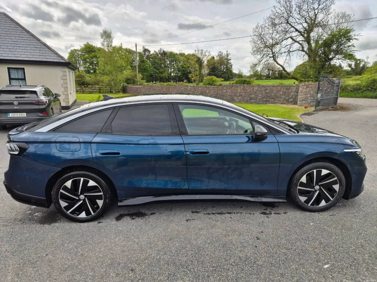 242 Volkswagen ID7 Pro Plus - Image 4