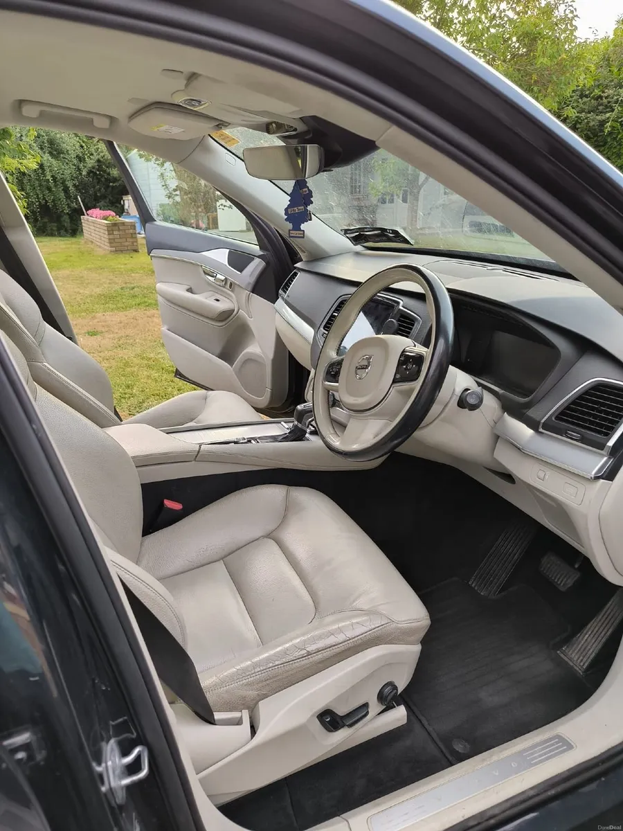 2016 Volvo XC90 - Image 4