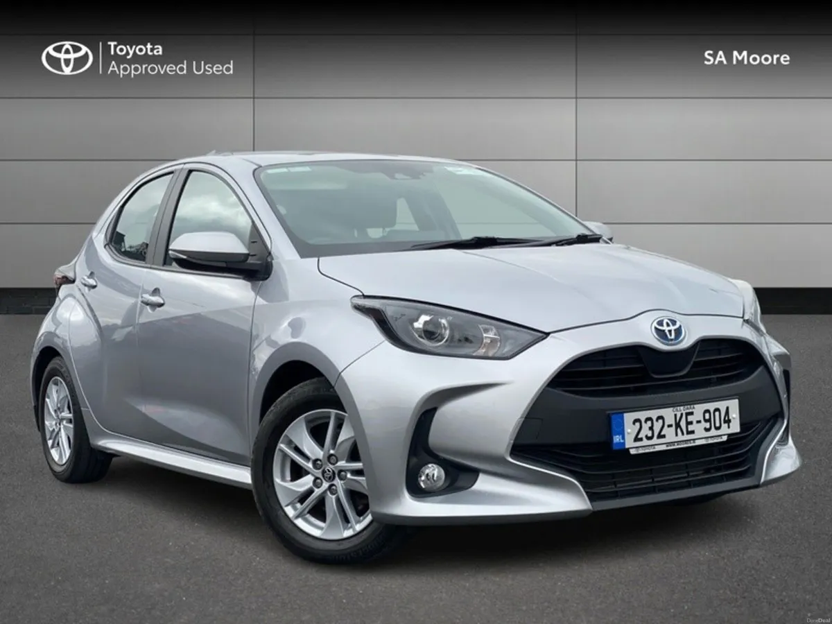 Toyota Yaris HYBRID LUNA - Image 1