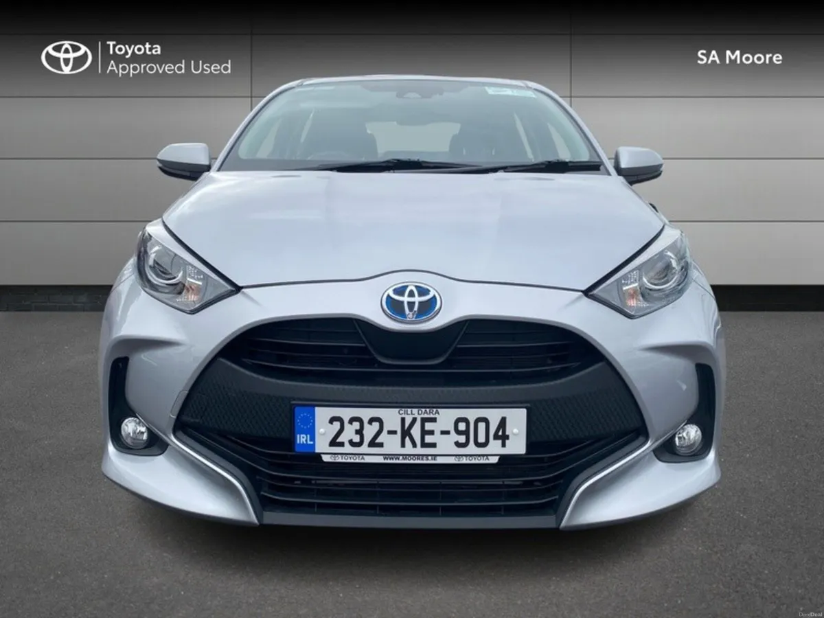 Toyota Yaris HYBRID LUNA - Image 5